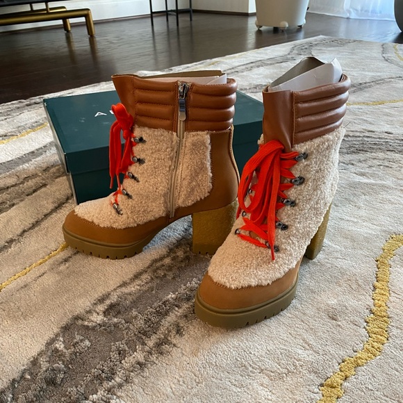 NWT AEROSOLES Shearling Nubuck Leather Heel Boots - Picture 1 of 9